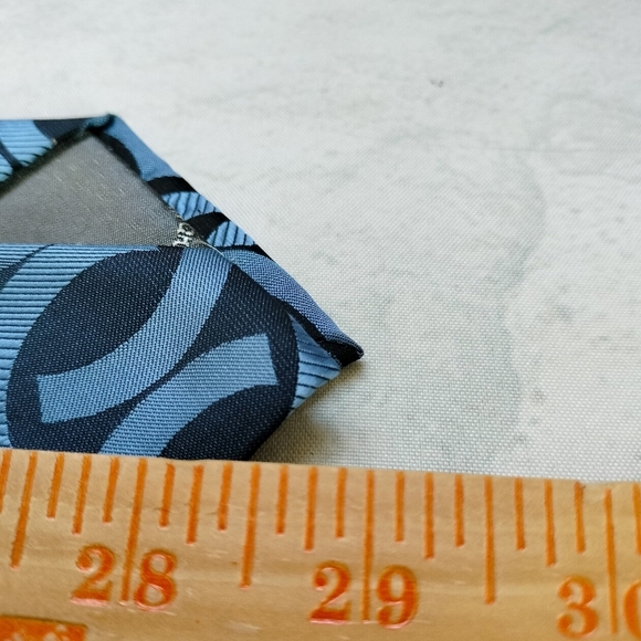 Alexander Logan Tiemart Mens Necktie Tie Blue and Black Link Swirl Formal - Picture 5 of 11